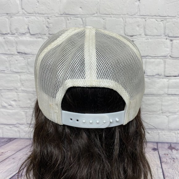 Vintage Hat Cap Snapback White Trucker Mesh Bailey's Lounge and Dining Patch - Picture 3 of 10